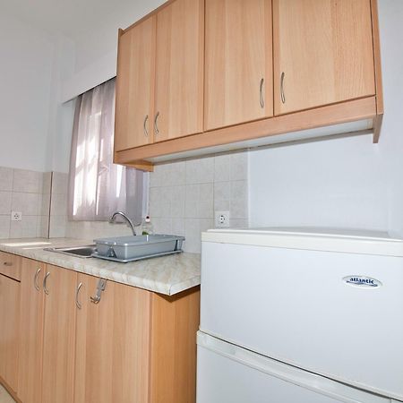 Ira Apartments Kamári 外观 照片