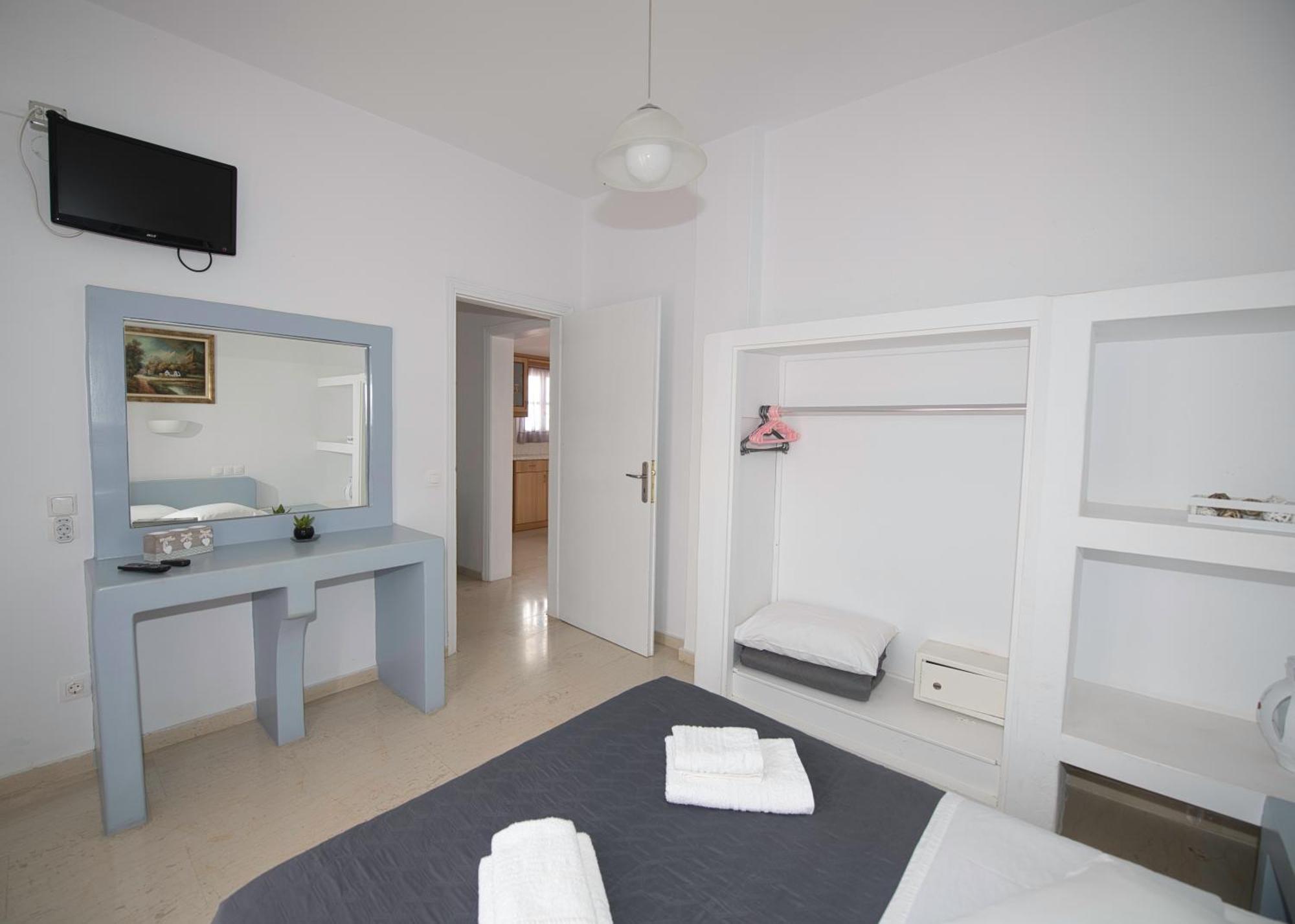 Ira Apartments Kamári 外观 照片