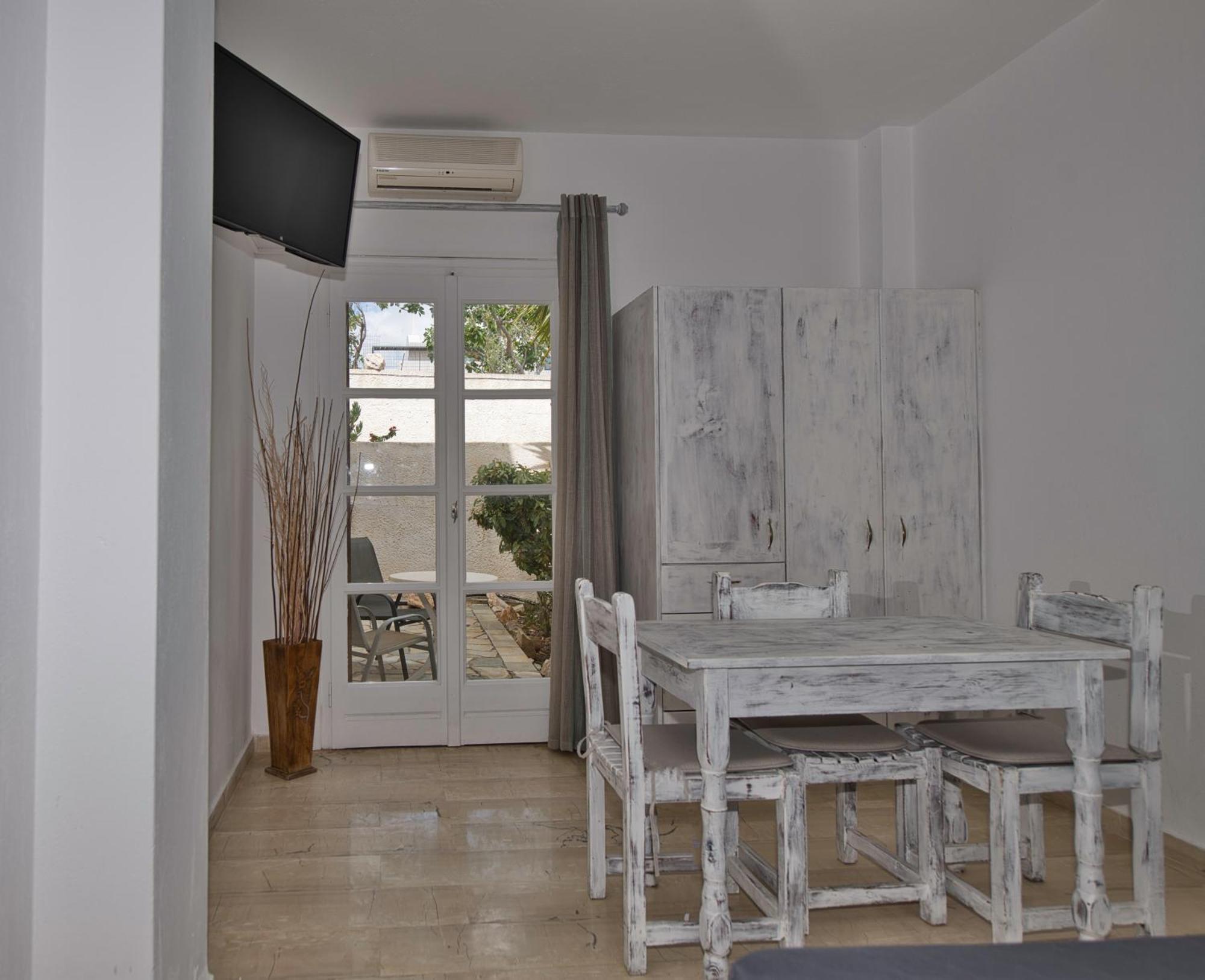 Ira Apartments Kamári 外观 照片