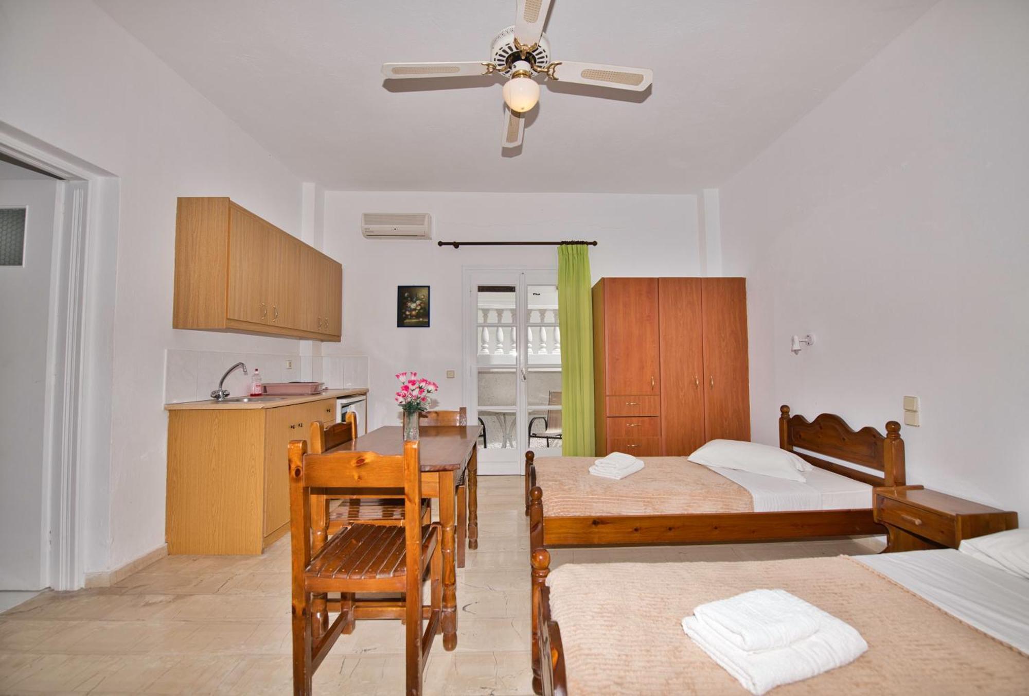 Ira Apartments Kamári 外观 照片