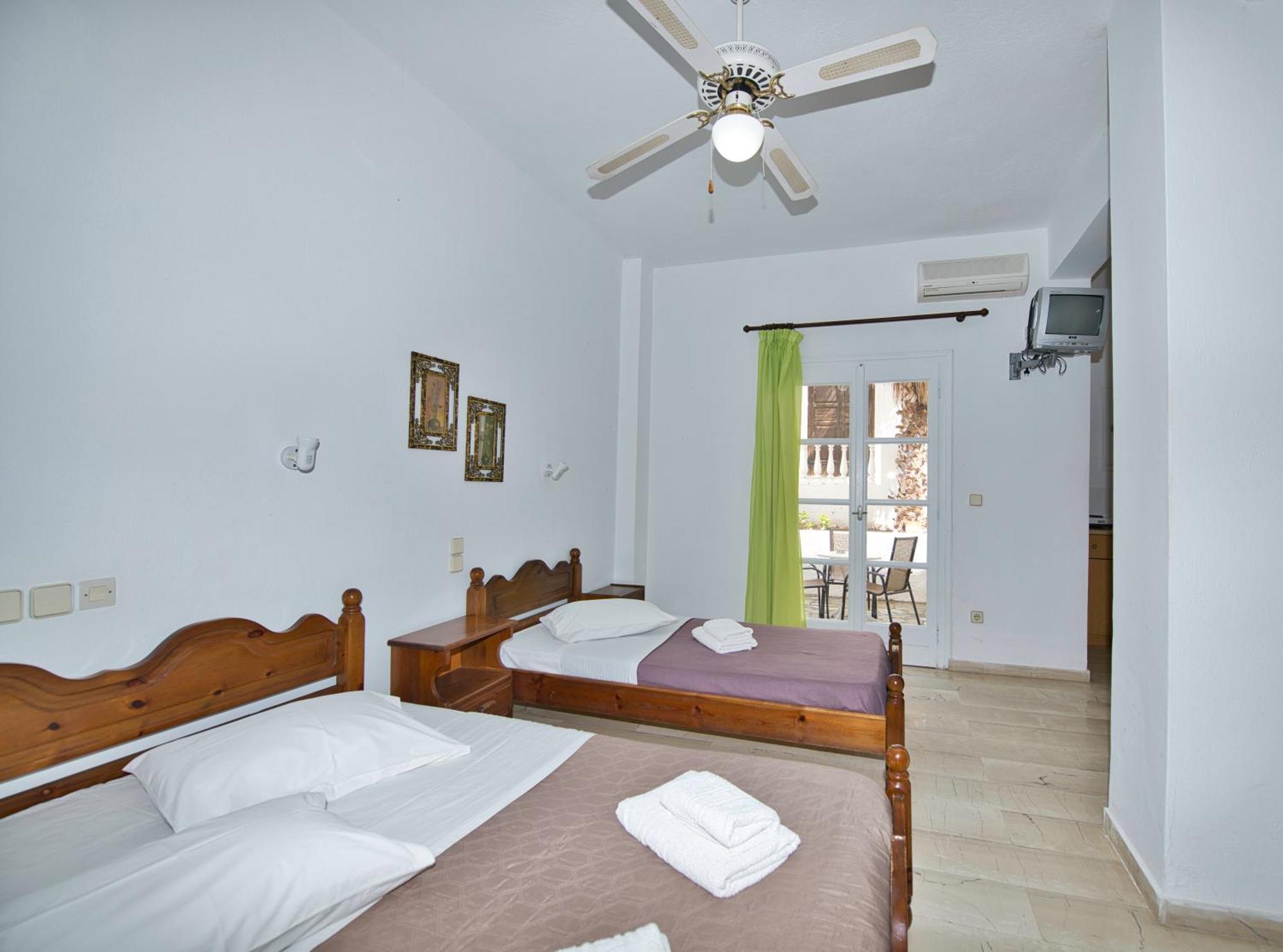 Ira Apartments Kamári 外观 照片